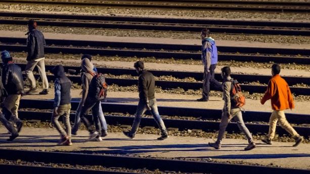 Migrants de Calais : 1500 tentatives d'intrusions sur le site d'Eurotunnel, un mort 