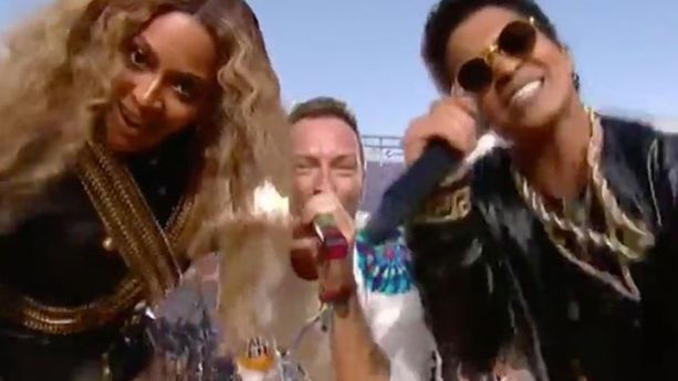 VIDEO - Coldplay, Beyoncé et Bruno Mars enflamment la mi-temps du Super Bowl 2016
