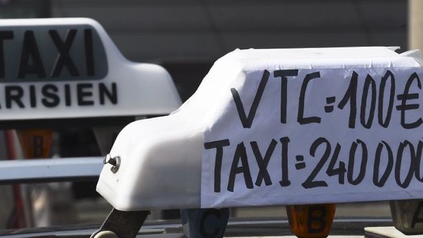 Licences de taxi : pourquoi coûtent-elles si cher ? 