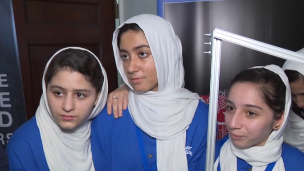 États-Unis : six jeunes scientifiques afghanes tentent d'obtenir un visa, Donald Trump leur vient en aide