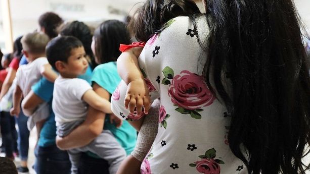 Migrants aux Etats-Unis : l'administration Trump utilise des tests ADN pour réunir les enfants séparés de leurs parents