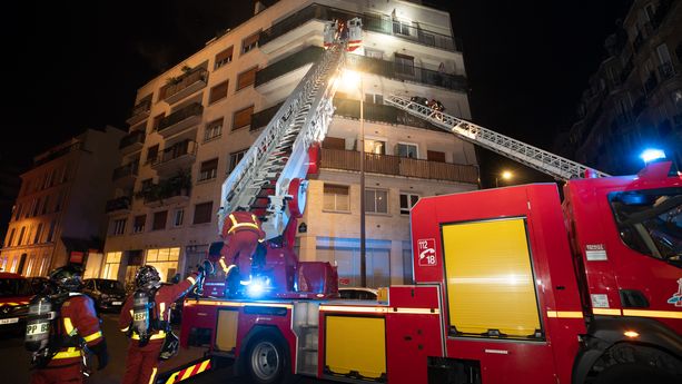 Un incendie dans un immeuble du XVIIe arrondissement de Paris a fait 1 mort et 2 blessés graves et 11 blessés légers. 