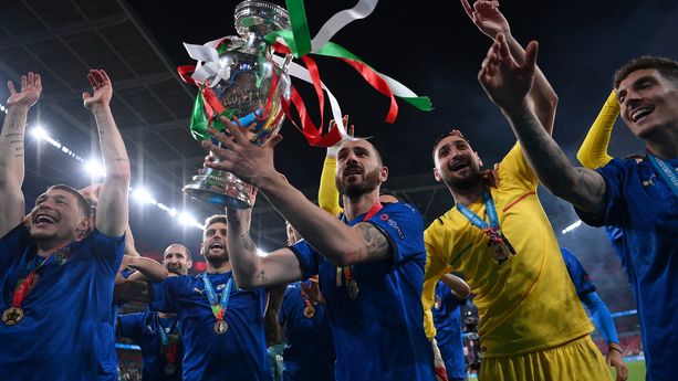 L'équipe nationale italienne n'a pas annoncé son souhait de reverser le montant des primes reçues à l'issue de la compétition.