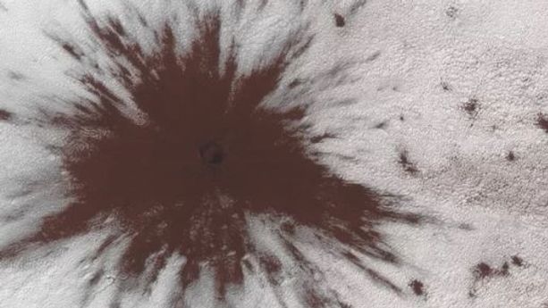 "SPLASH !" : un astéroïde a dessiné une gigantesque tache sombre au pôle sud de Mars