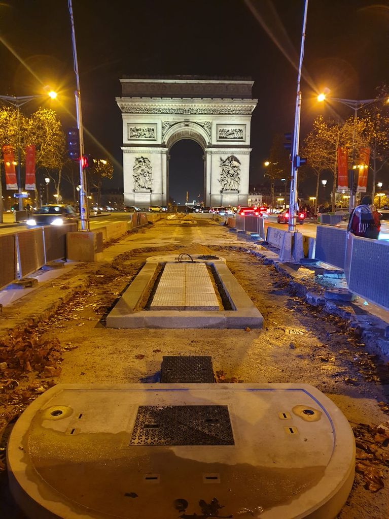 Les travaux sur les Champs-Elysées le 4 décembre.