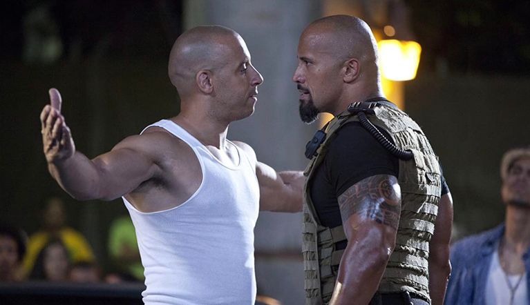 Vin Diesel et Dwayne Johnson s'affrontent dans "Fast 5" (2011).