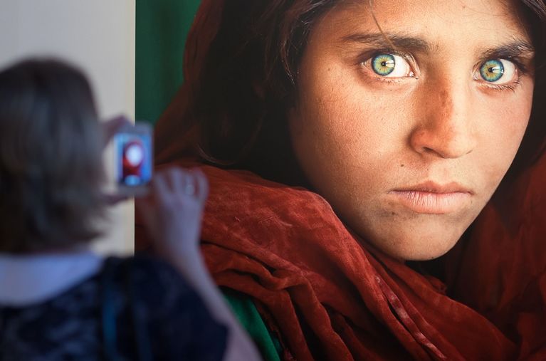 La "jeune Afghane aux yeux verts".