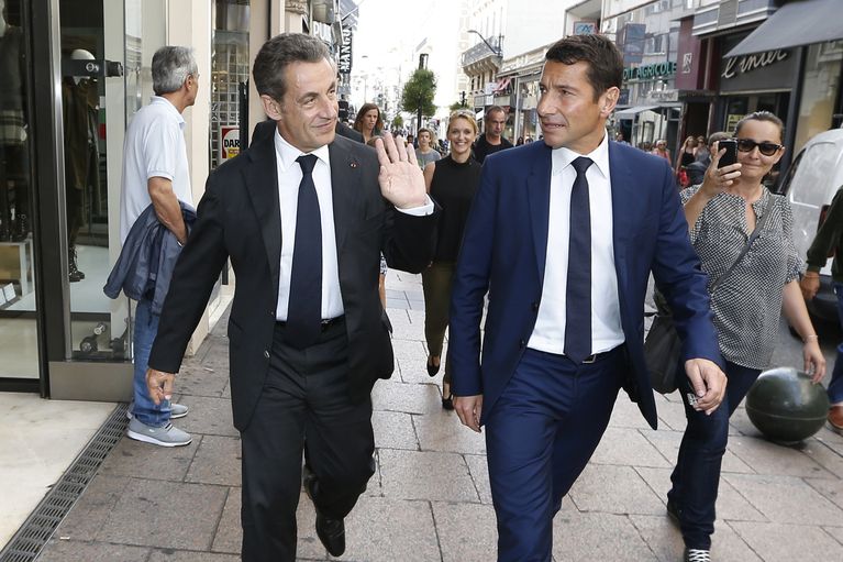 
Nicolas Sarkozy a ensuite rejoint avec David Lisnard le restaurant où l'attendaient Christian Estrosi, Eric Ciotti et Bernard Brochand.
