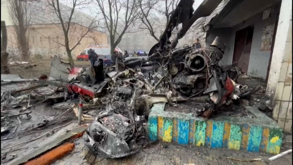 VIDÉO - Mort du ministre de l'Intérieur ukrainien : les premières images après le crash de son hélicoptère